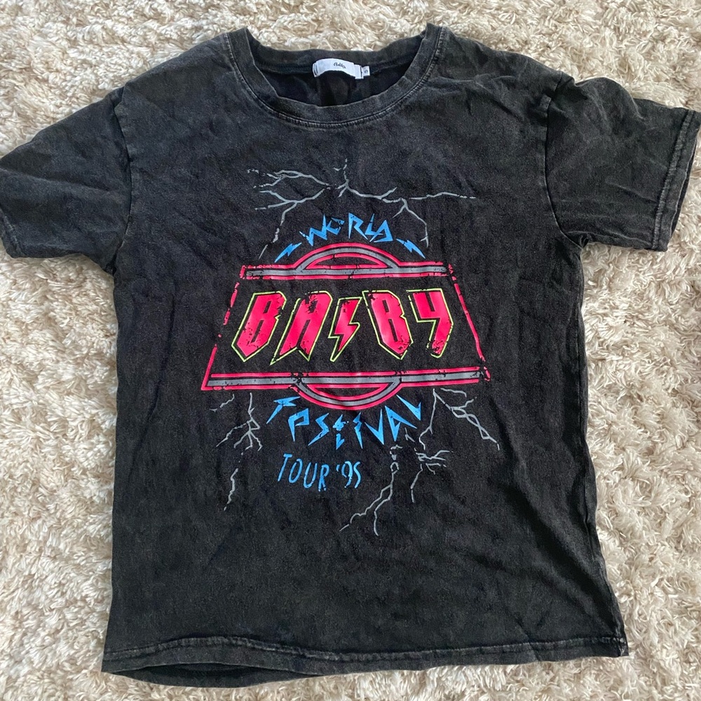 Adika Graphic T-shirt